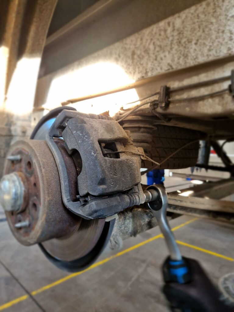 Reparații sistem de frânare auto 3 Reparații sistem de frânare auto